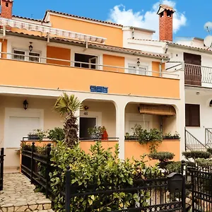 apartments-juric-vrsar.in-istria.net/